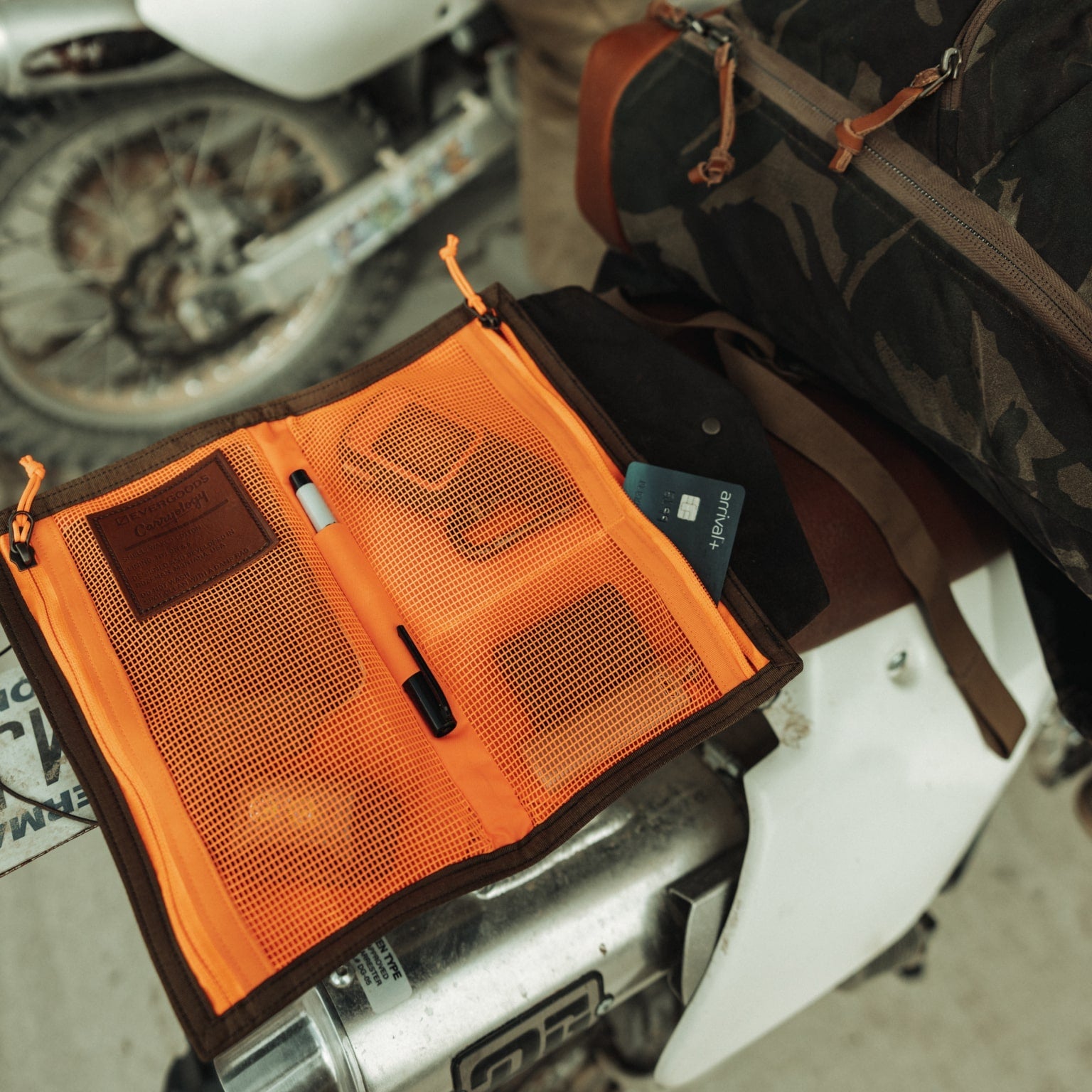 Civic Access Pouch 1L - Griffin Edition