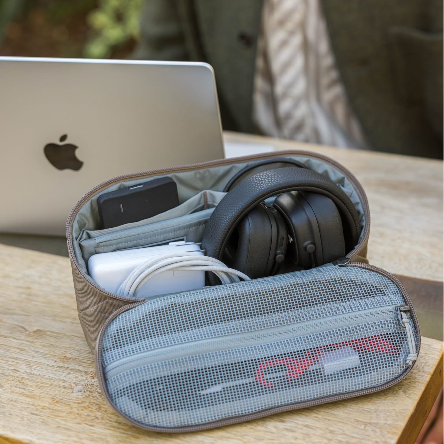 Civic Access Pouch 2L - Storming Gravity