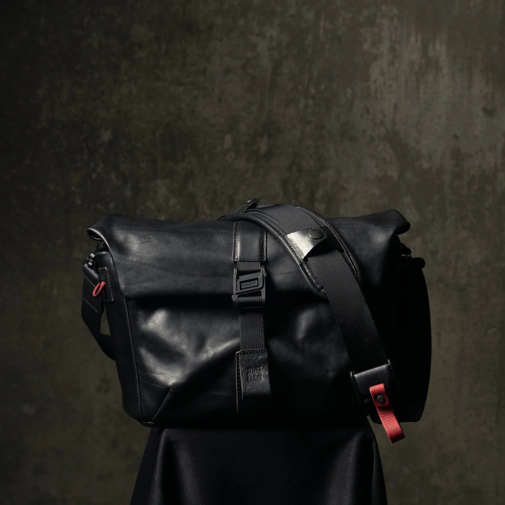 Pilot Leather Travel Camera Bag 7L (Upgraded) - Storming Gravity