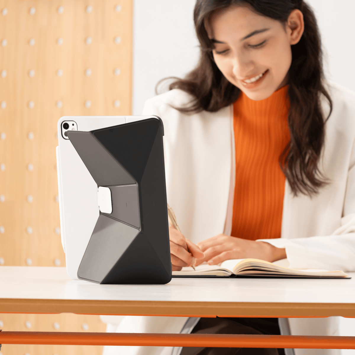 Dynamic Folio Case - Storming Gravity