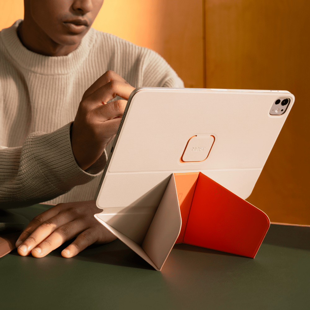Dynamic Folio for iPad - Storming Gravity