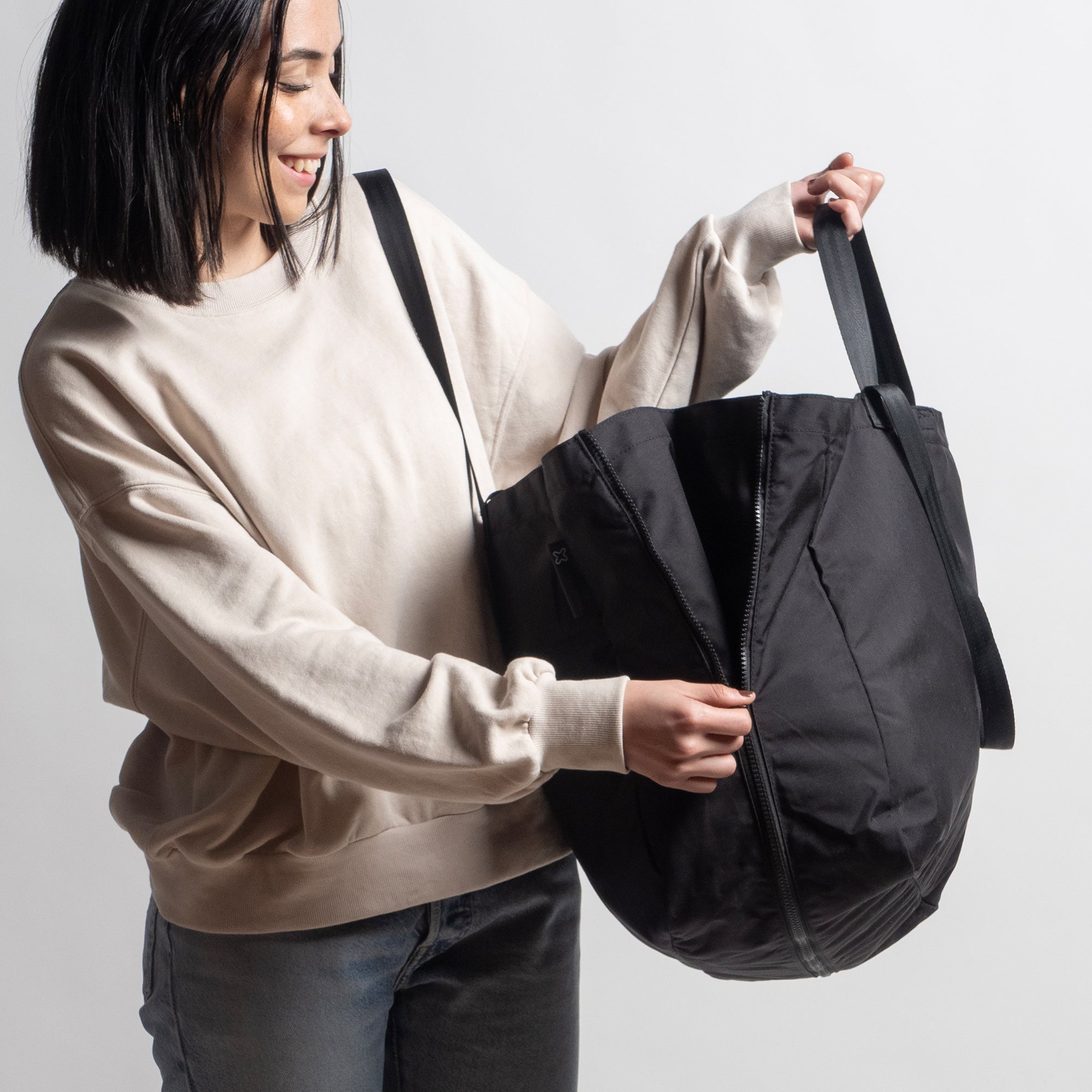 T2 Tote - Storming Gravity