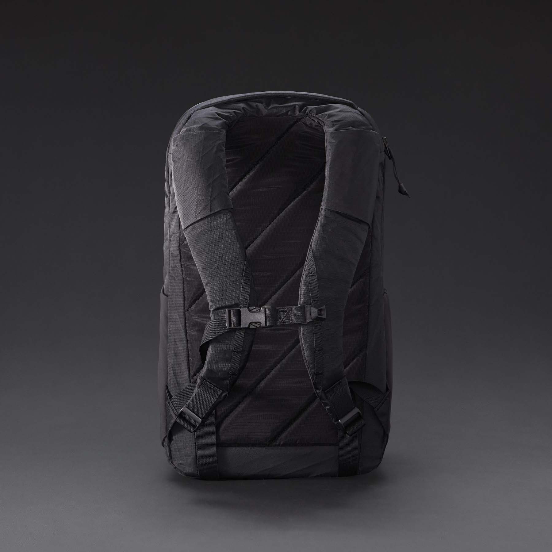 CIVIC Half Zip 22L - X-Pac - Storming Gravity