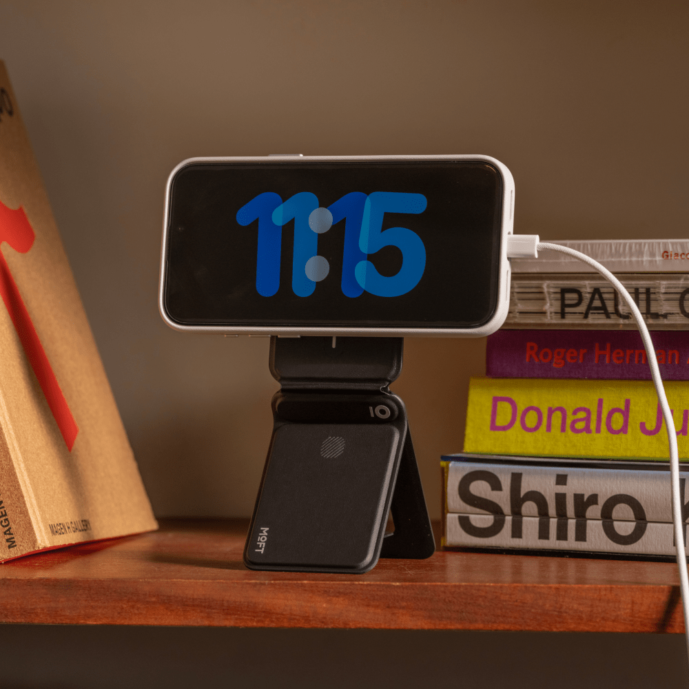 Trackable Tripod Wallet - Storming Gravity