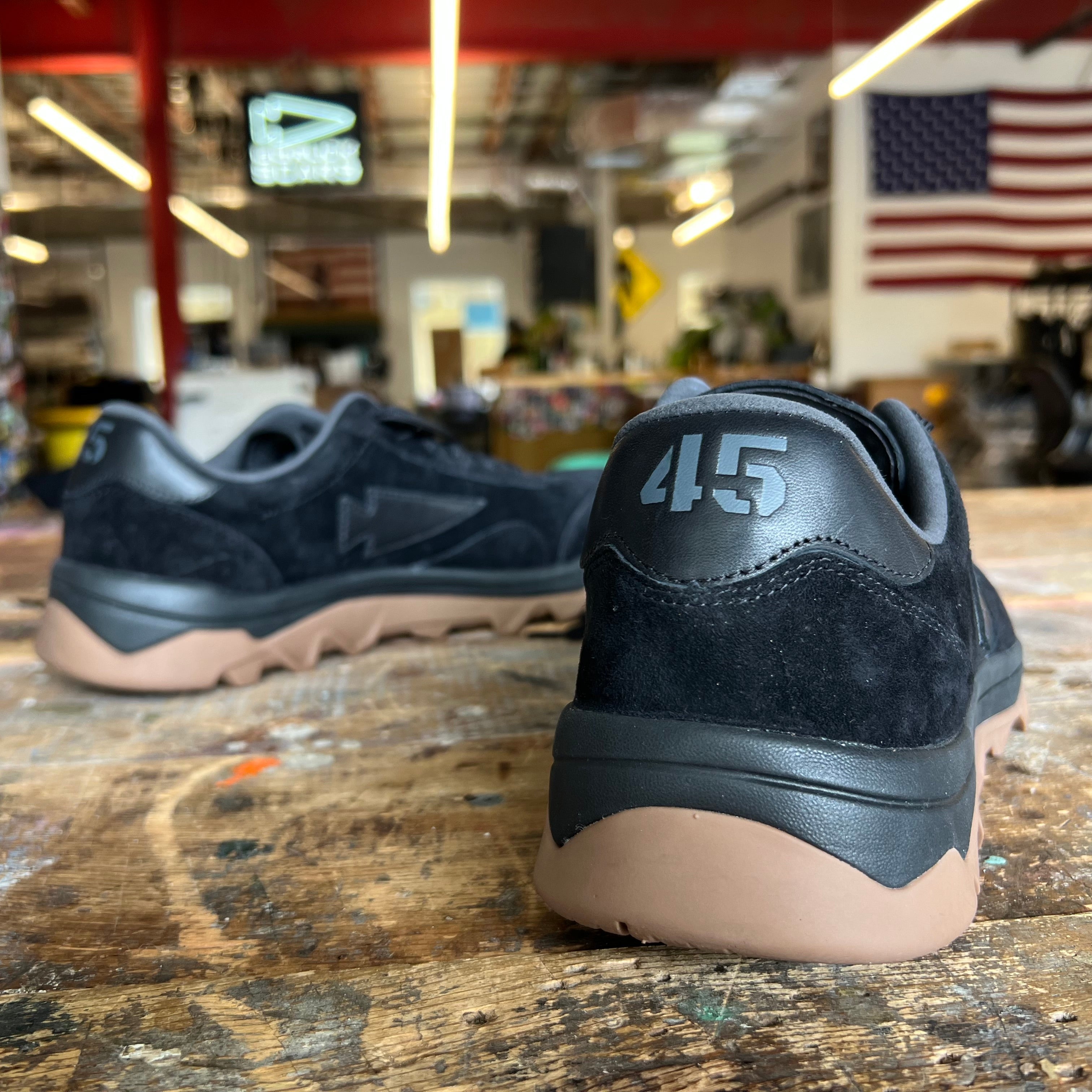 Mackall 45 Black + Gum heel detail with heritage 45 branding