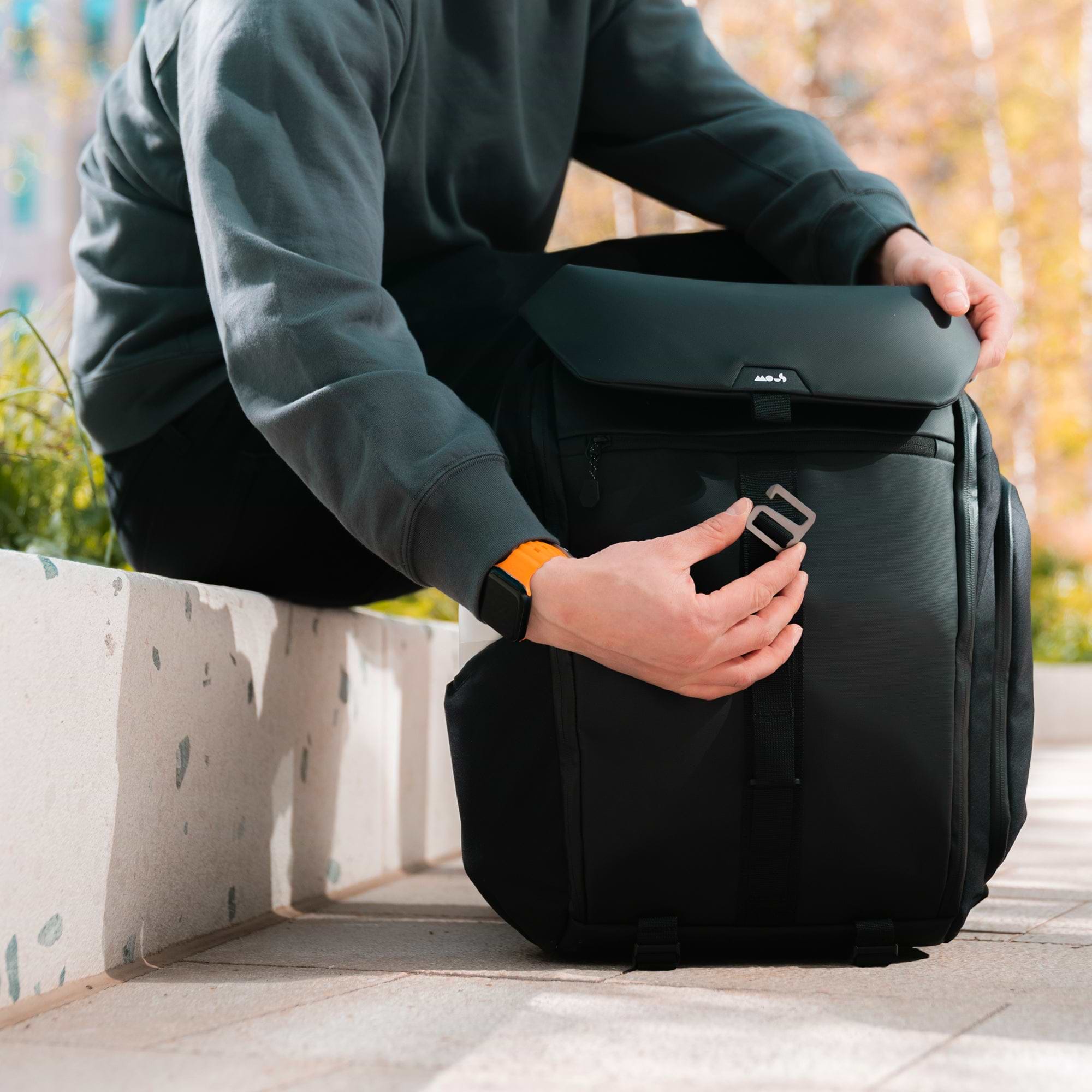Protective Lid Backpack 25L - Storming Gravity