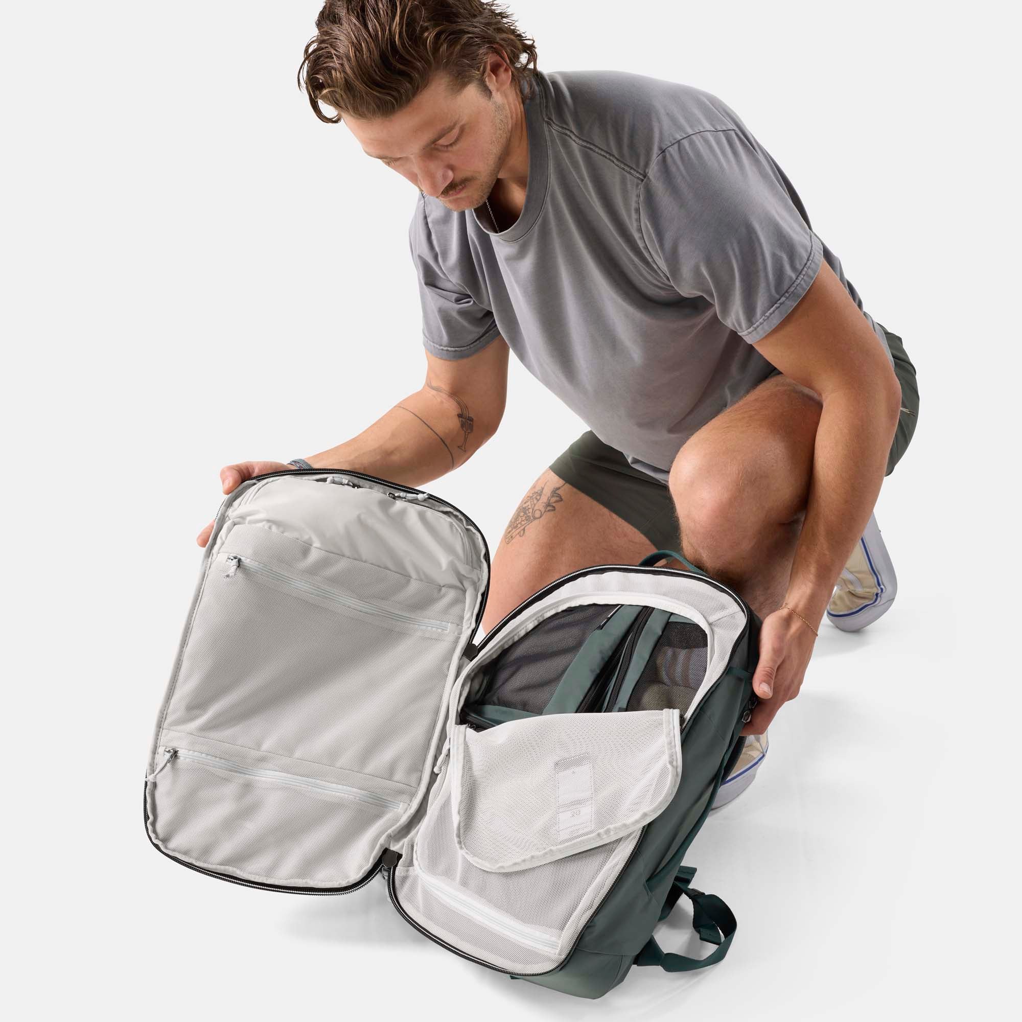 30L Carry On Travel Pack