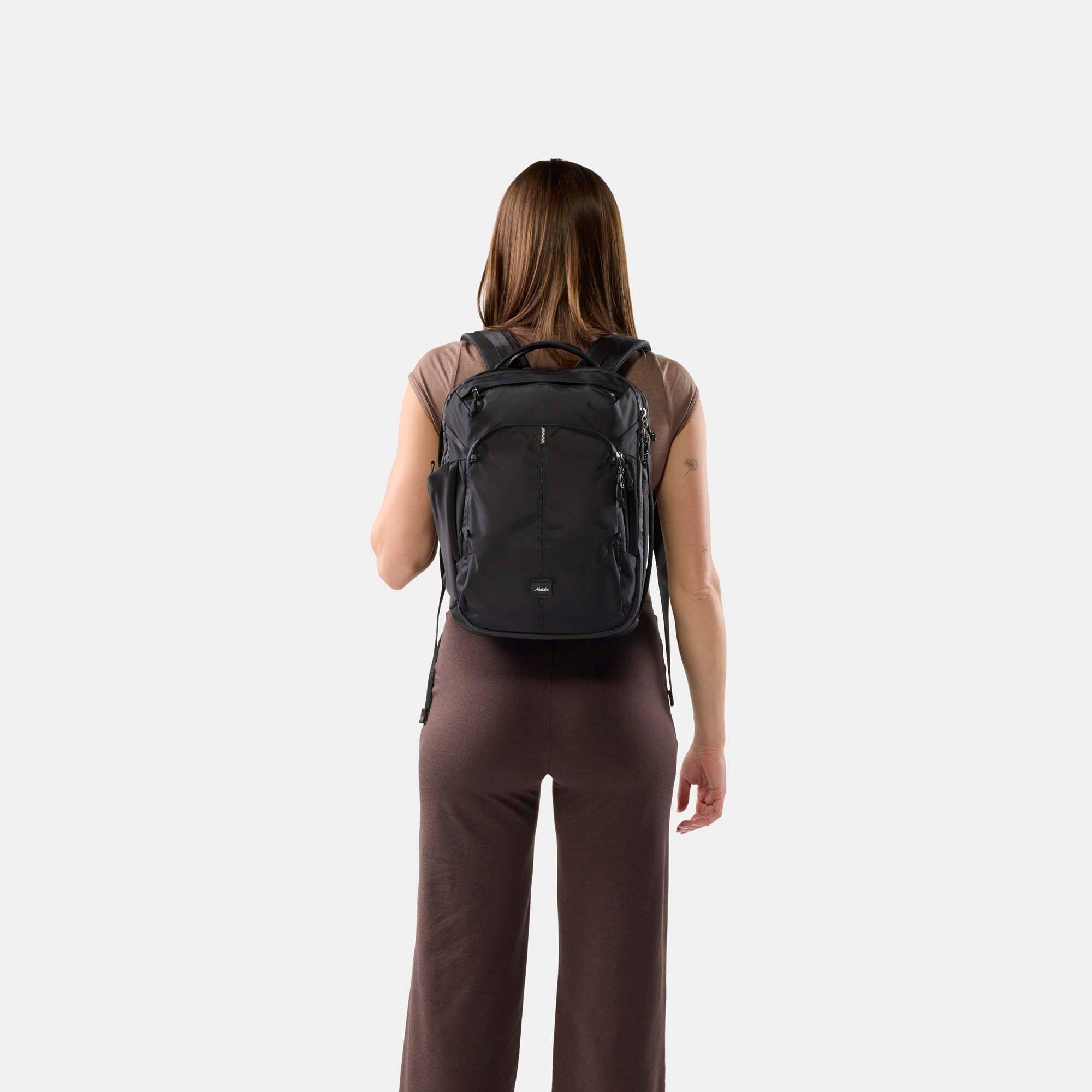 18L Personal Item Travel Pack