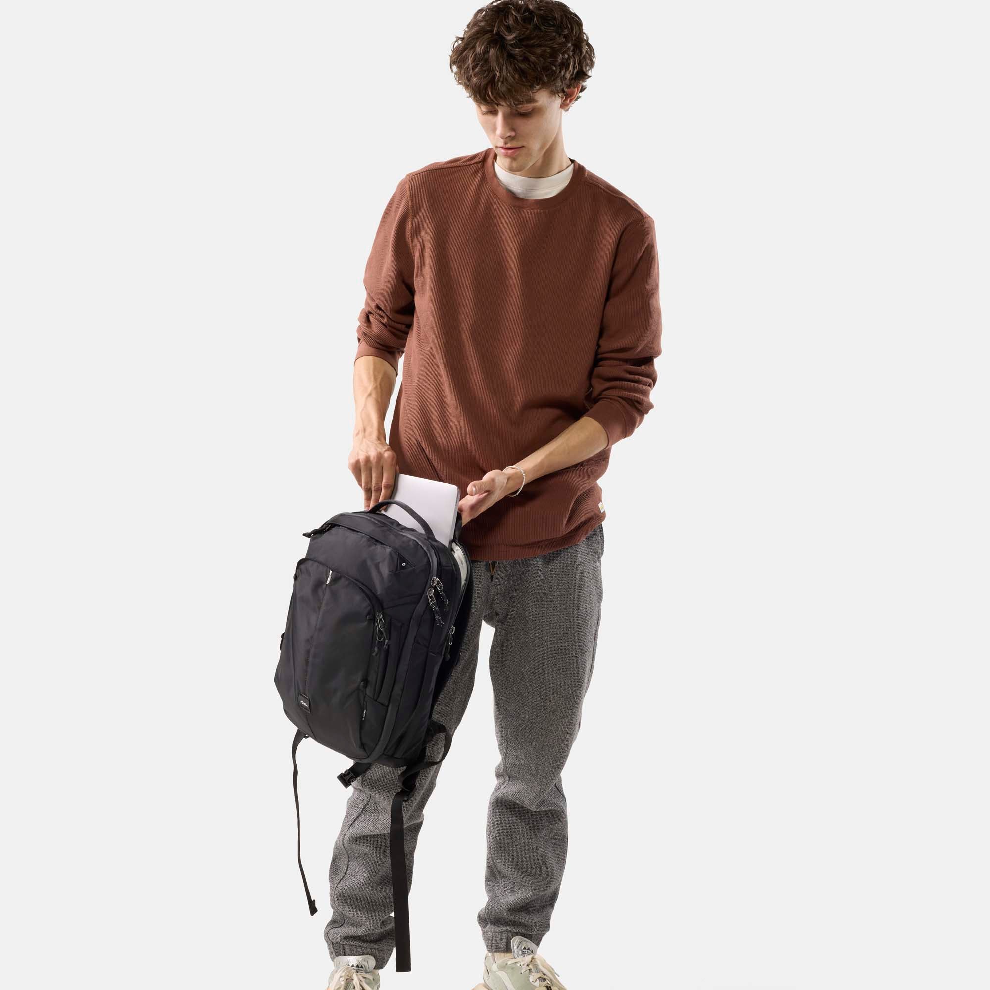 18L Personal Item Travel Pack