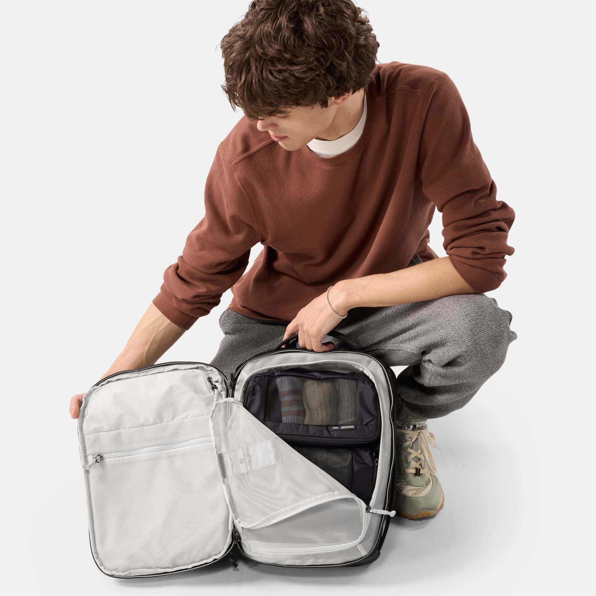 18L Personal Item Travel Pack