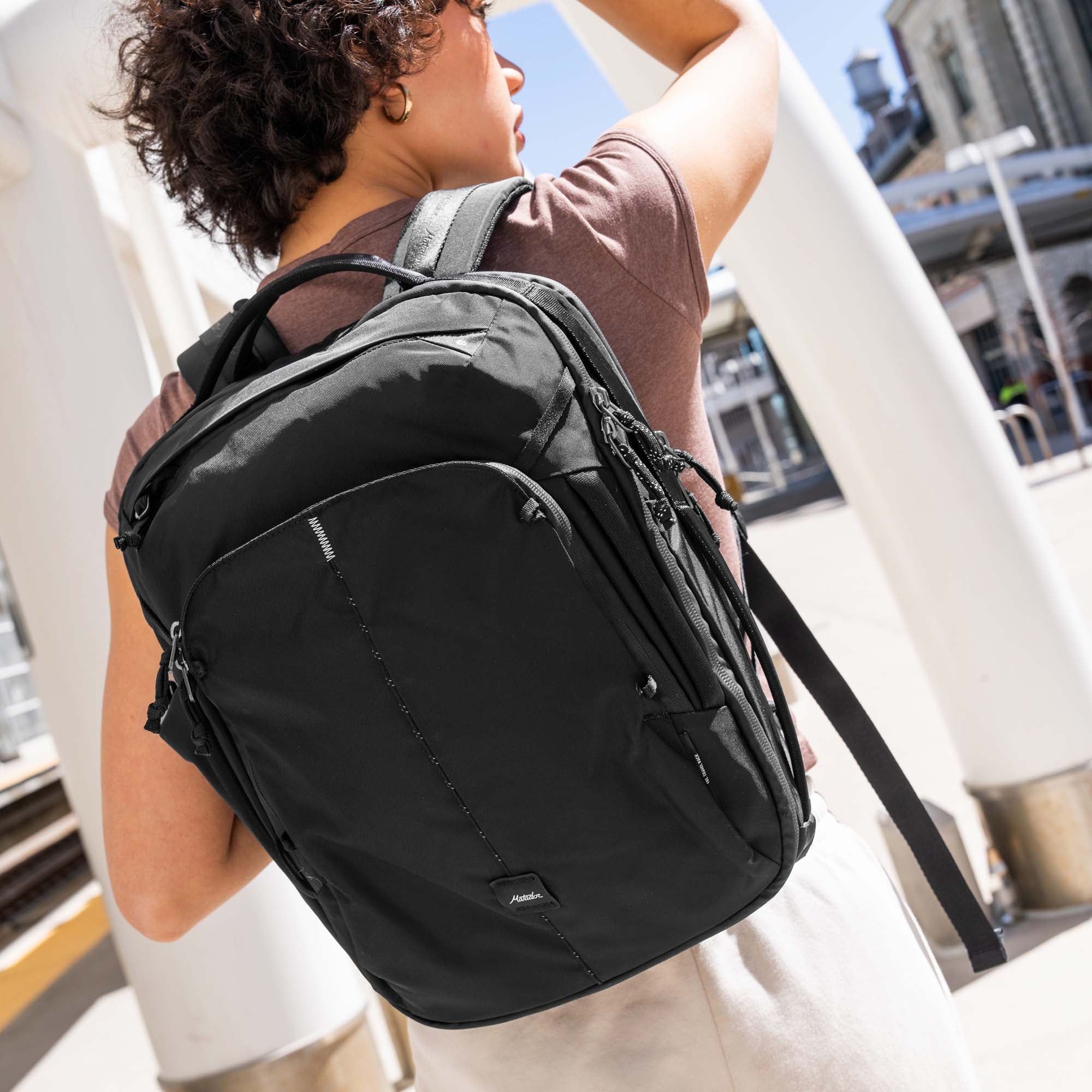 18L Personal Item Travel Pack