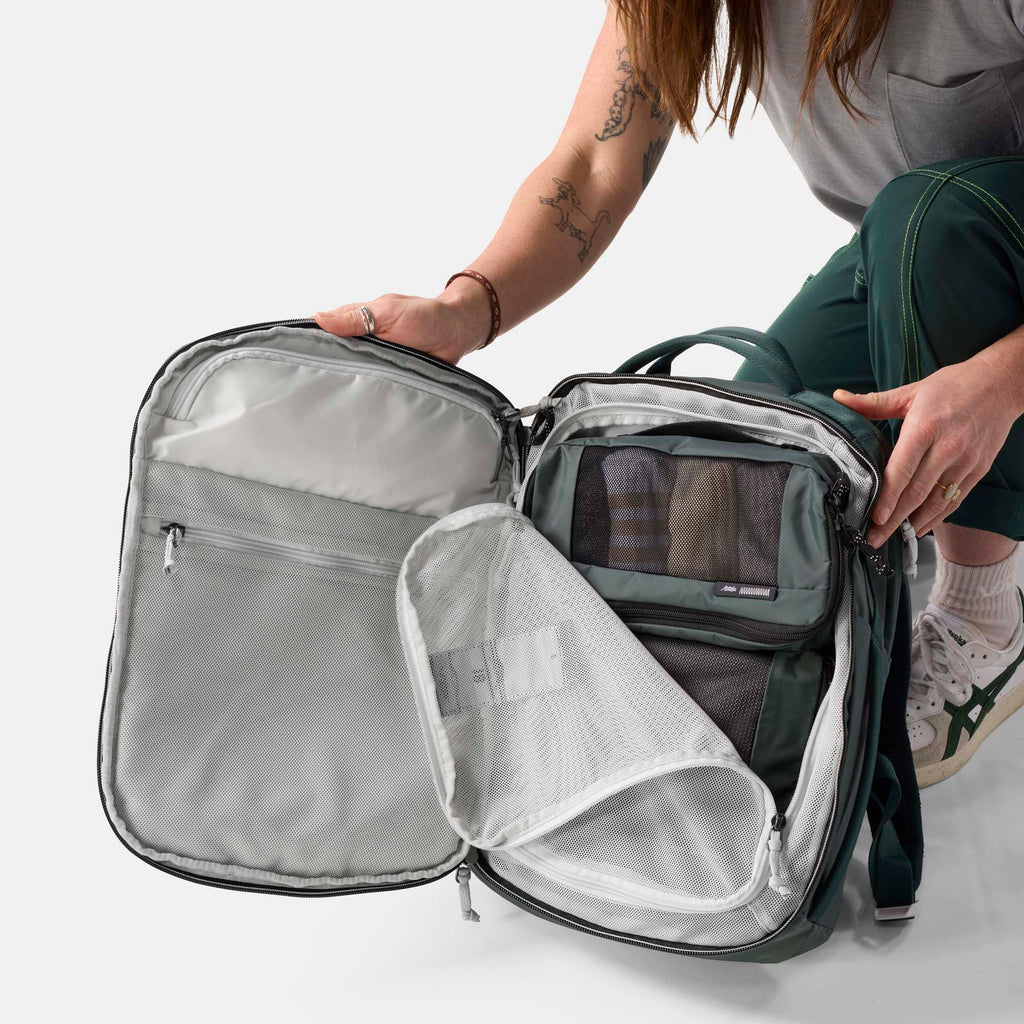 18L Personal Item Travel Pack