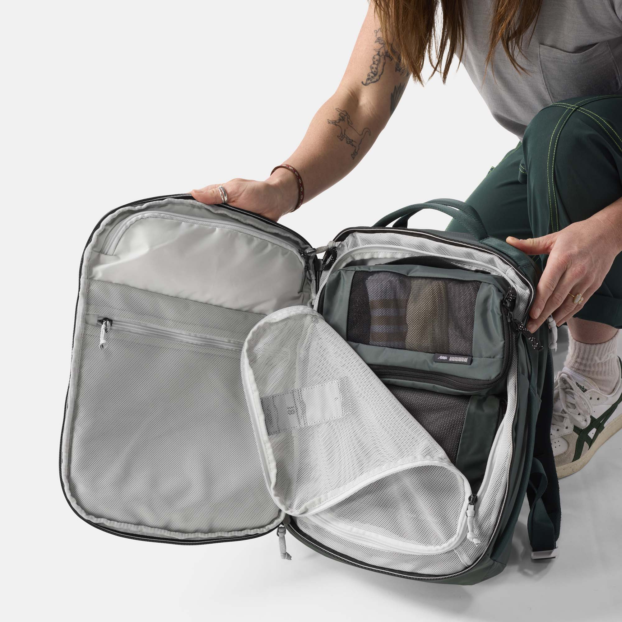 18L Personal Item Travel Pack