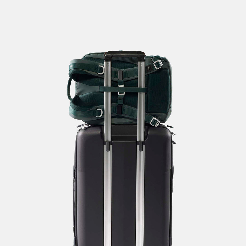 18L Personal Item Travel Pack