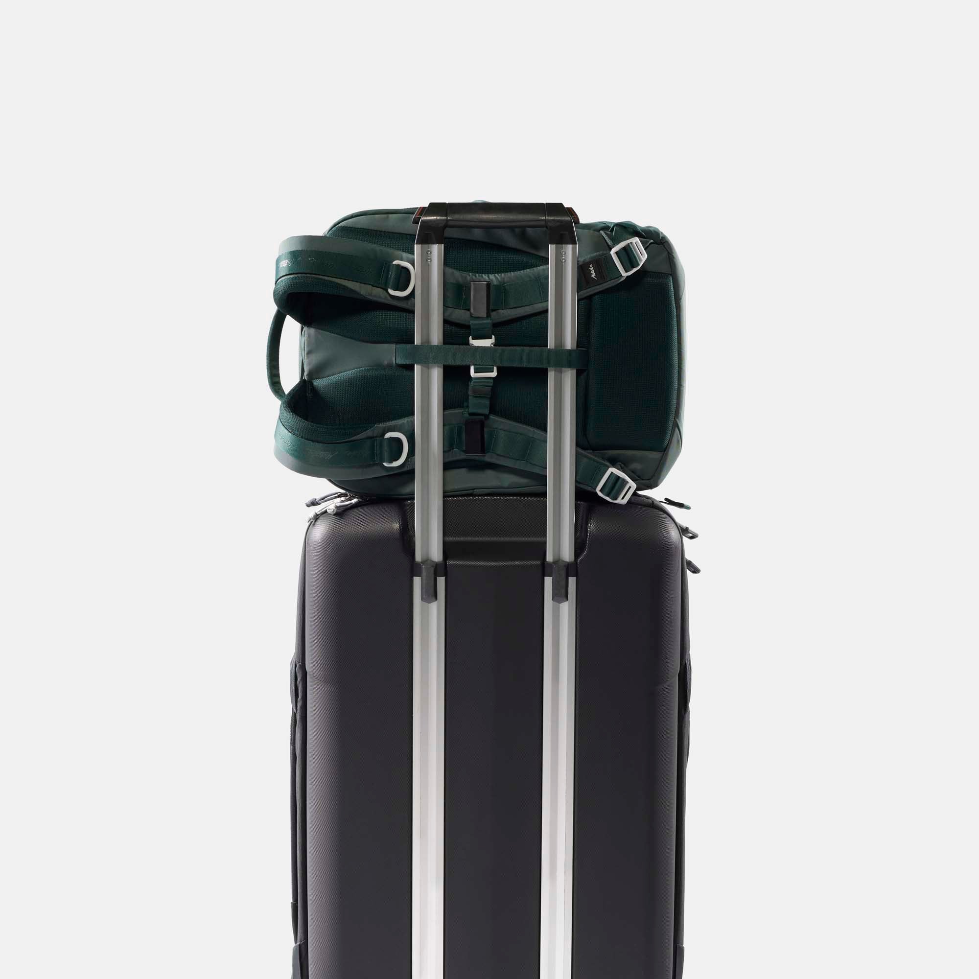 18L Personal Item Travel Pack