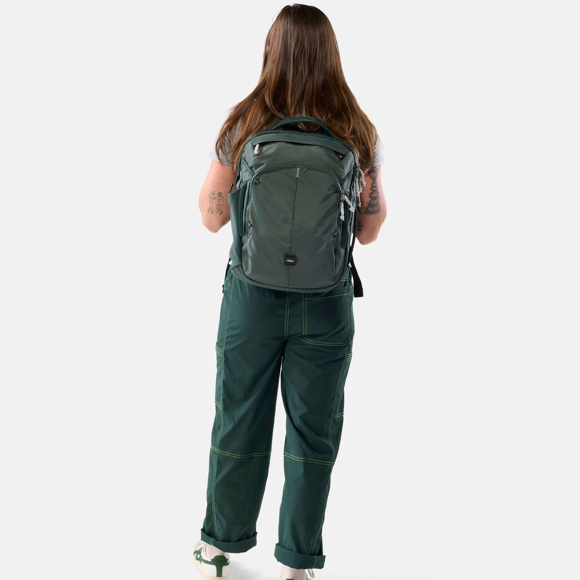 18L Personal Item Travel Pack