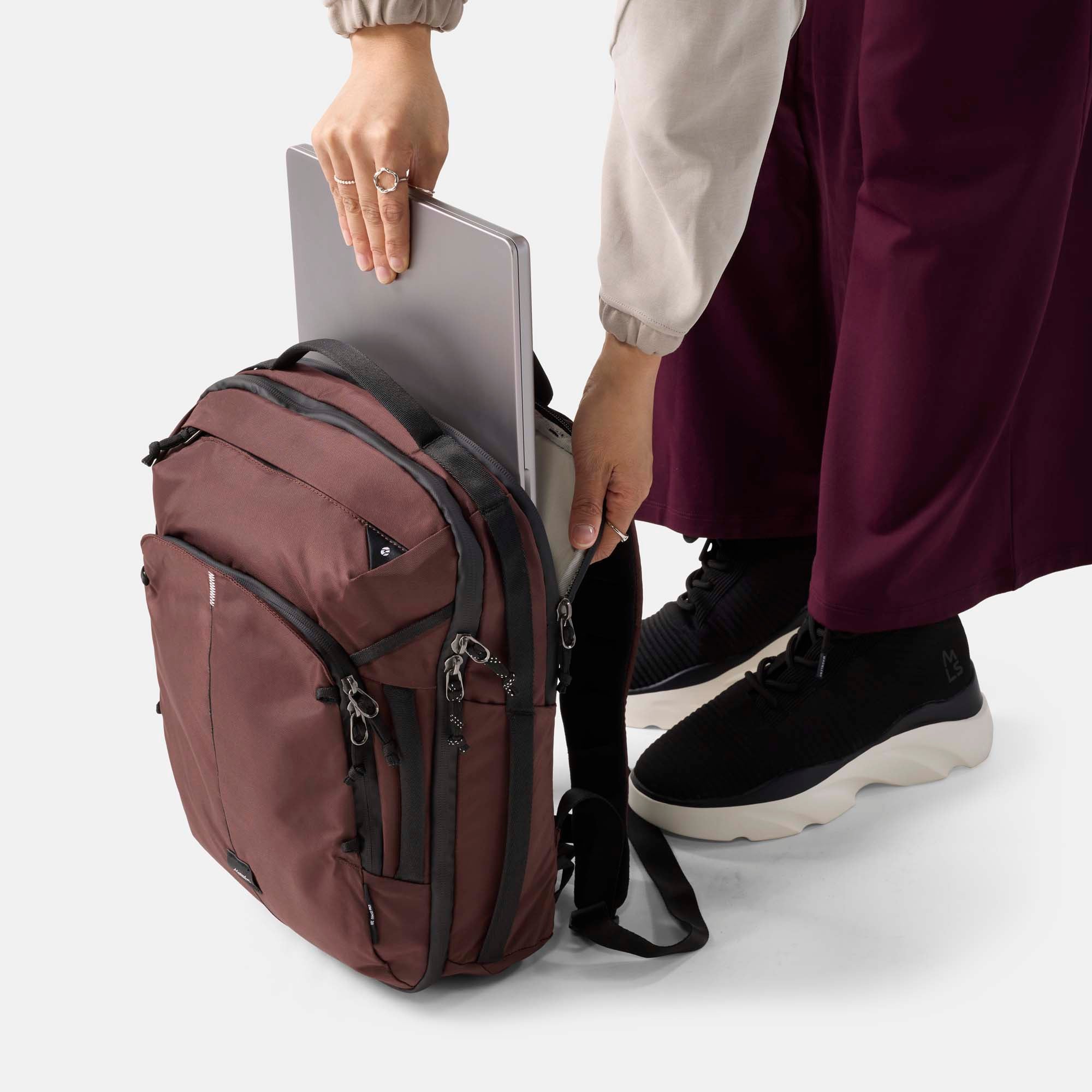 18L Personal Item Travel Pack