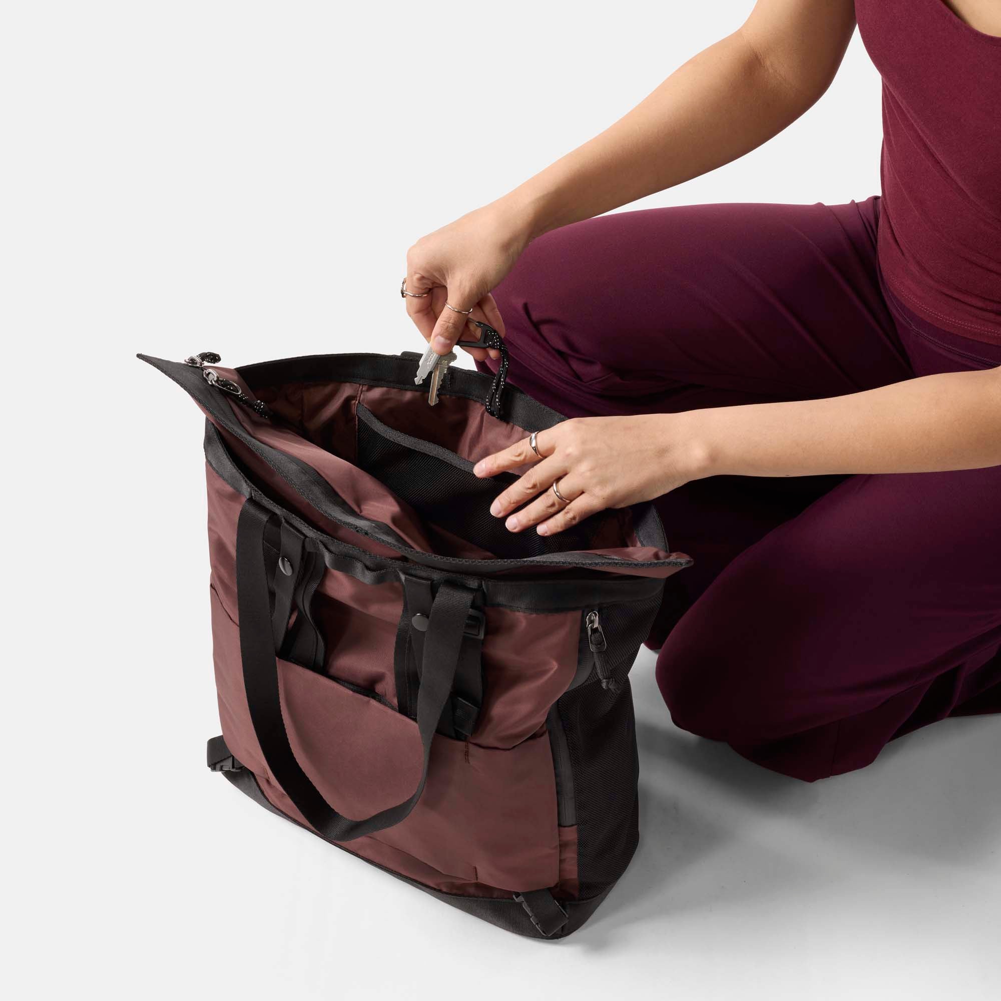 24L Tote Pack