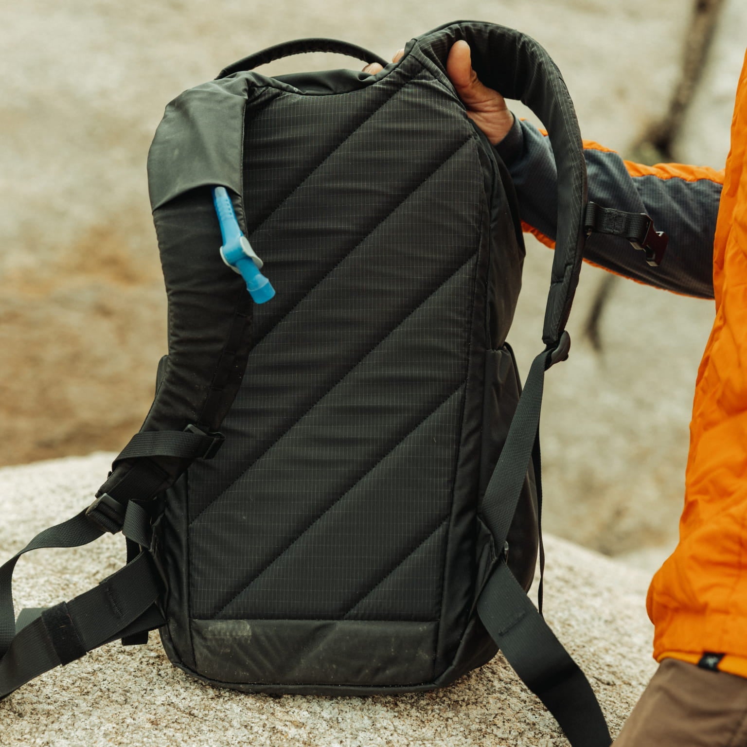 MOUNTAIN Panel Loader 22L in 210D - Storming Gravity