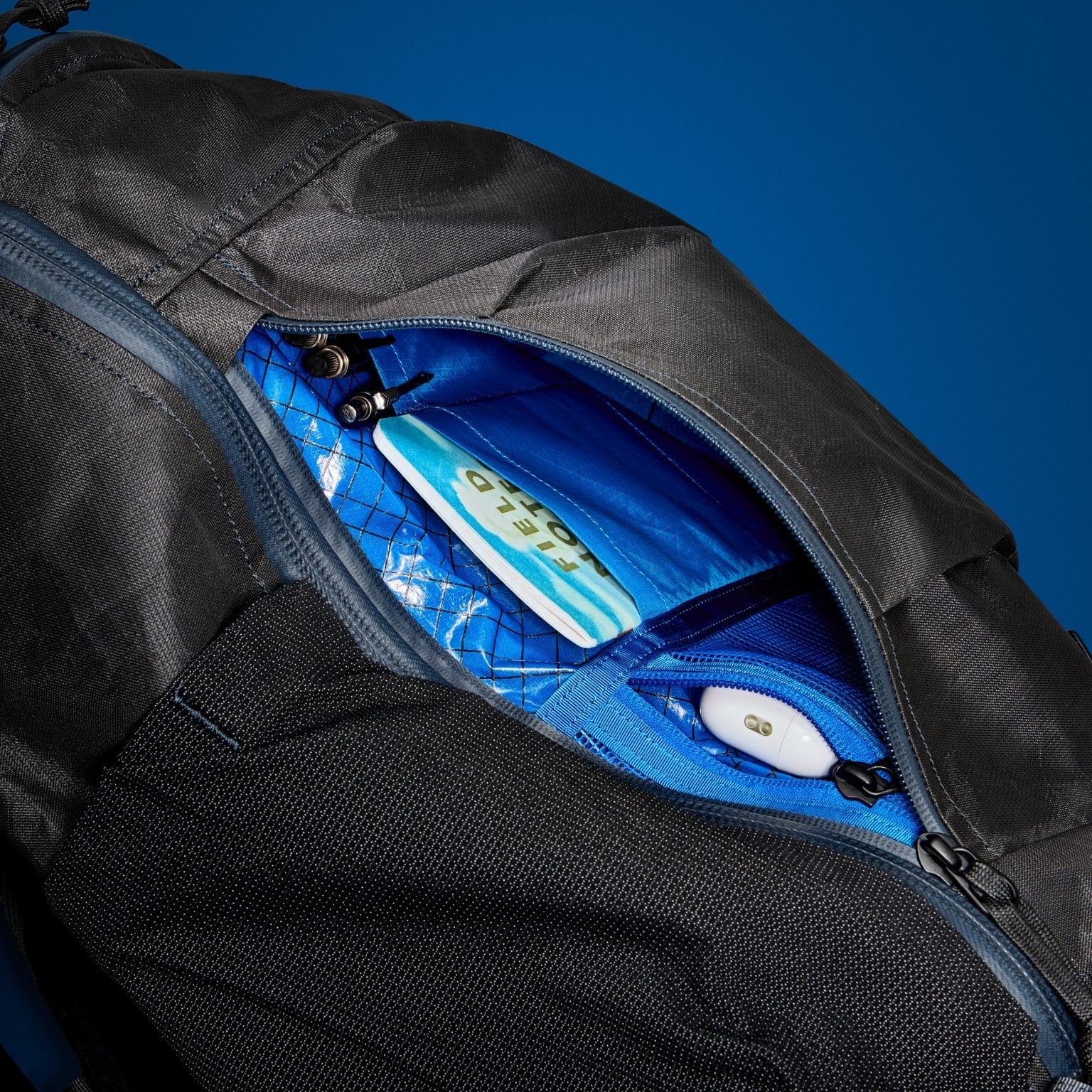 MOUNTAIN Panel Loader 22L - Kludde Edition - Storming Gravity