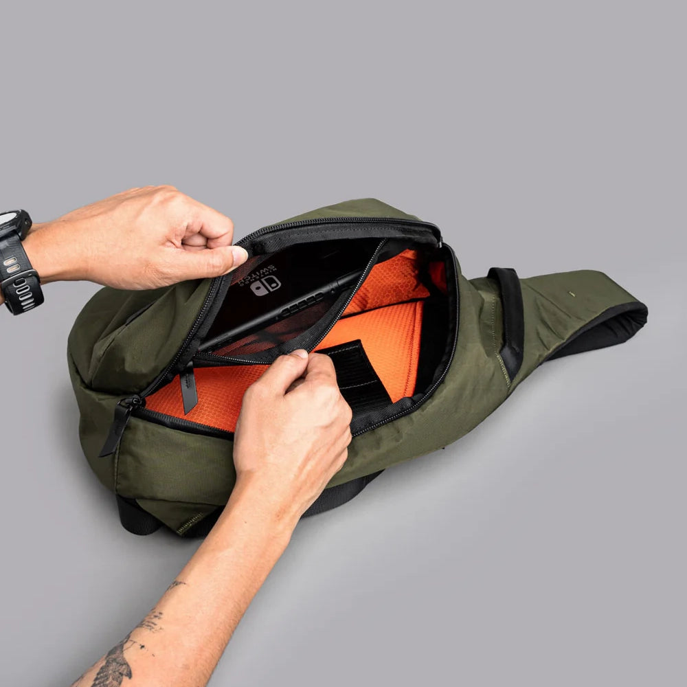 Metro Crossbody 10L - Storming Gravity
