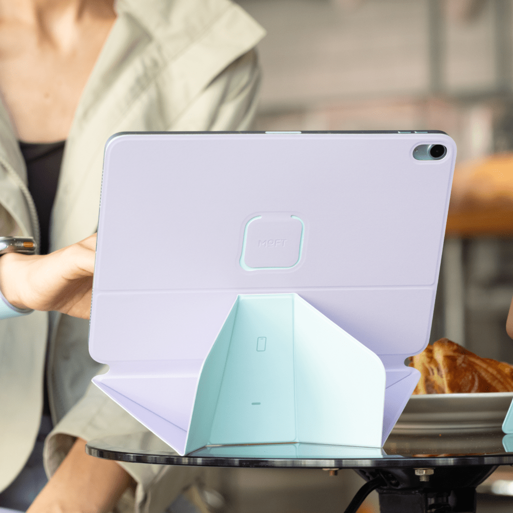 Dynamic Folio for iPad - Storming Gravity