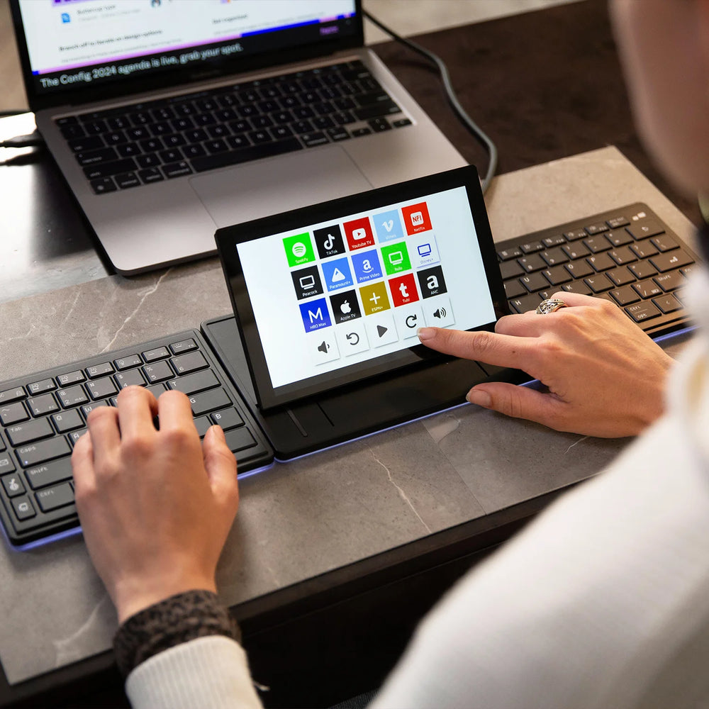 Tetra Keyboard with Touchscreen