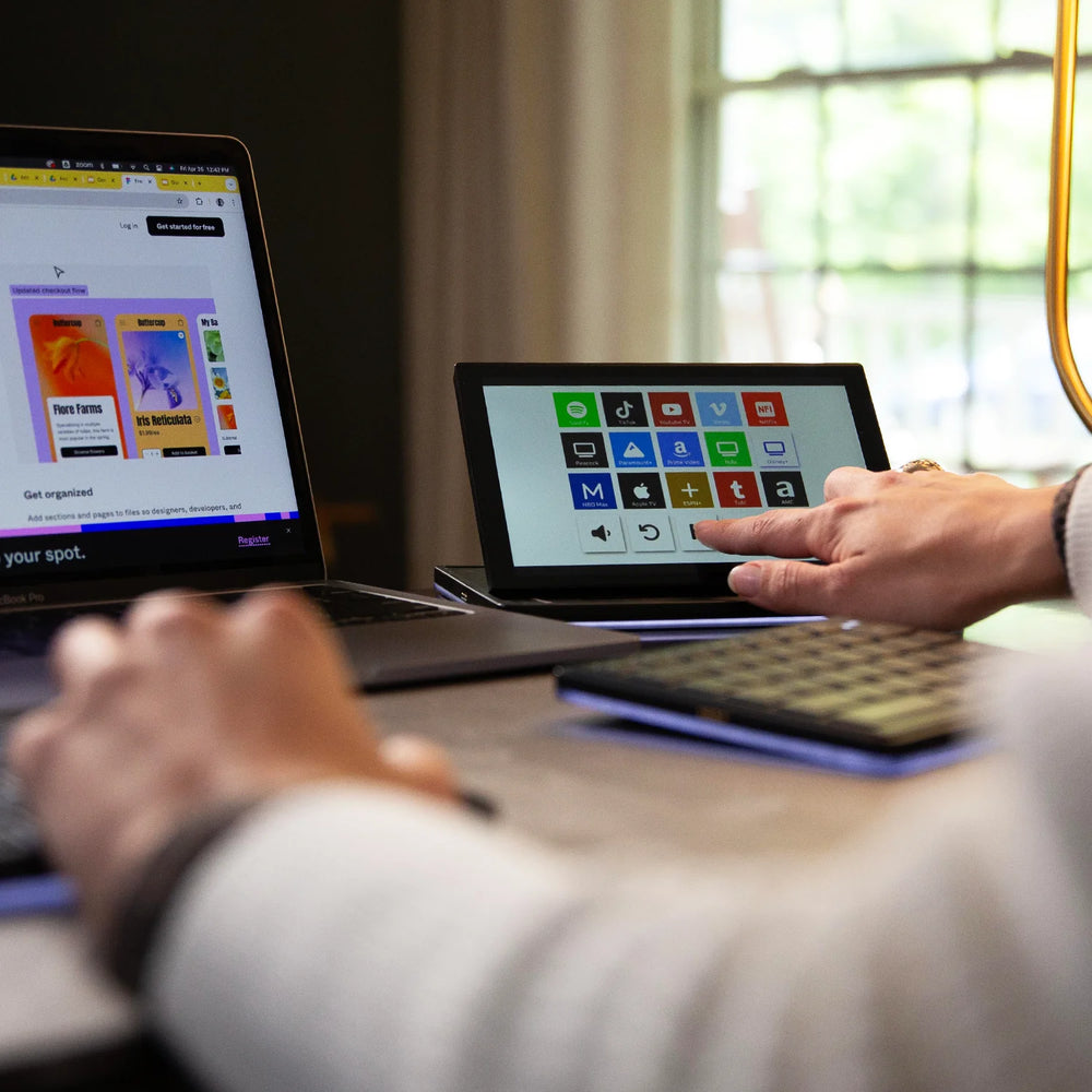Tetra Keyboard with Touchscreen