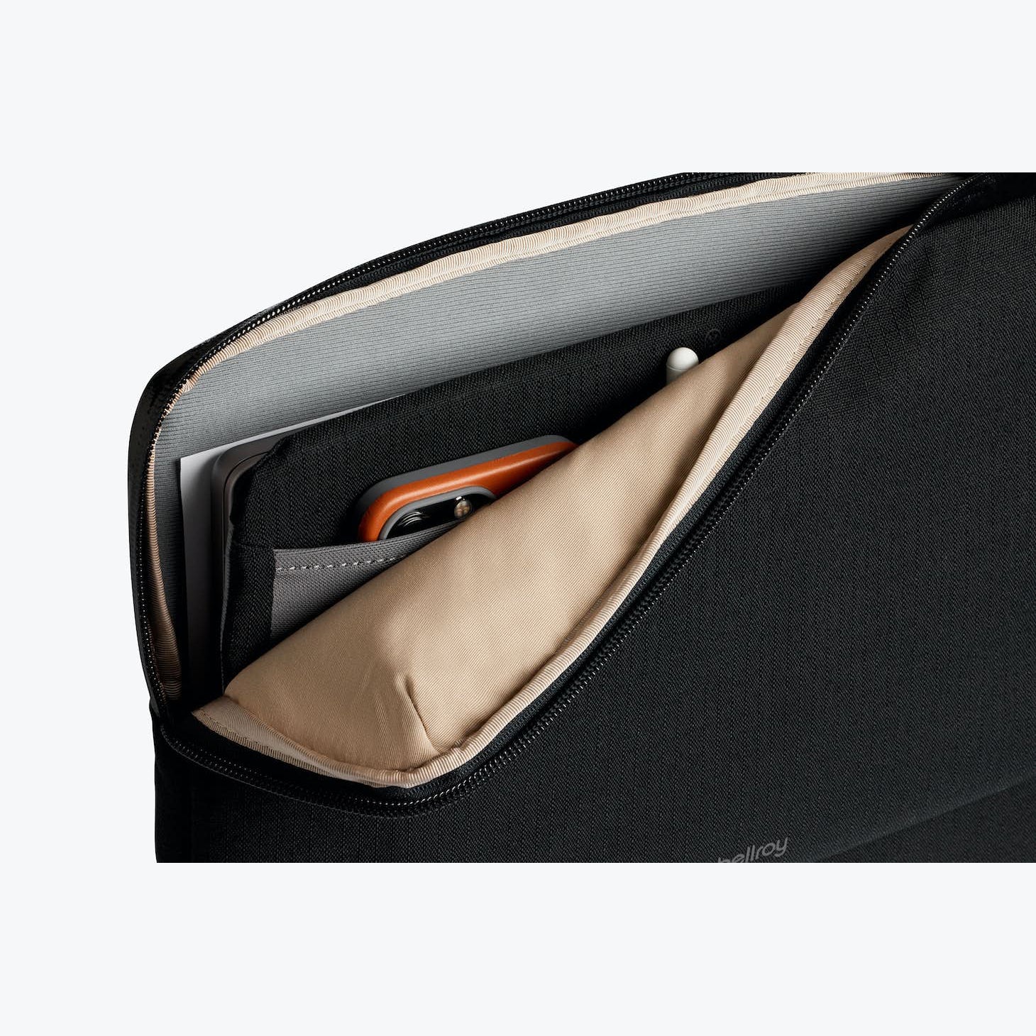 bellroy-laptop-caddy-black