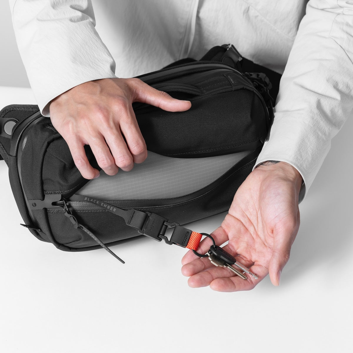 Black Ember GRIP-SLING 06 in Jet Black