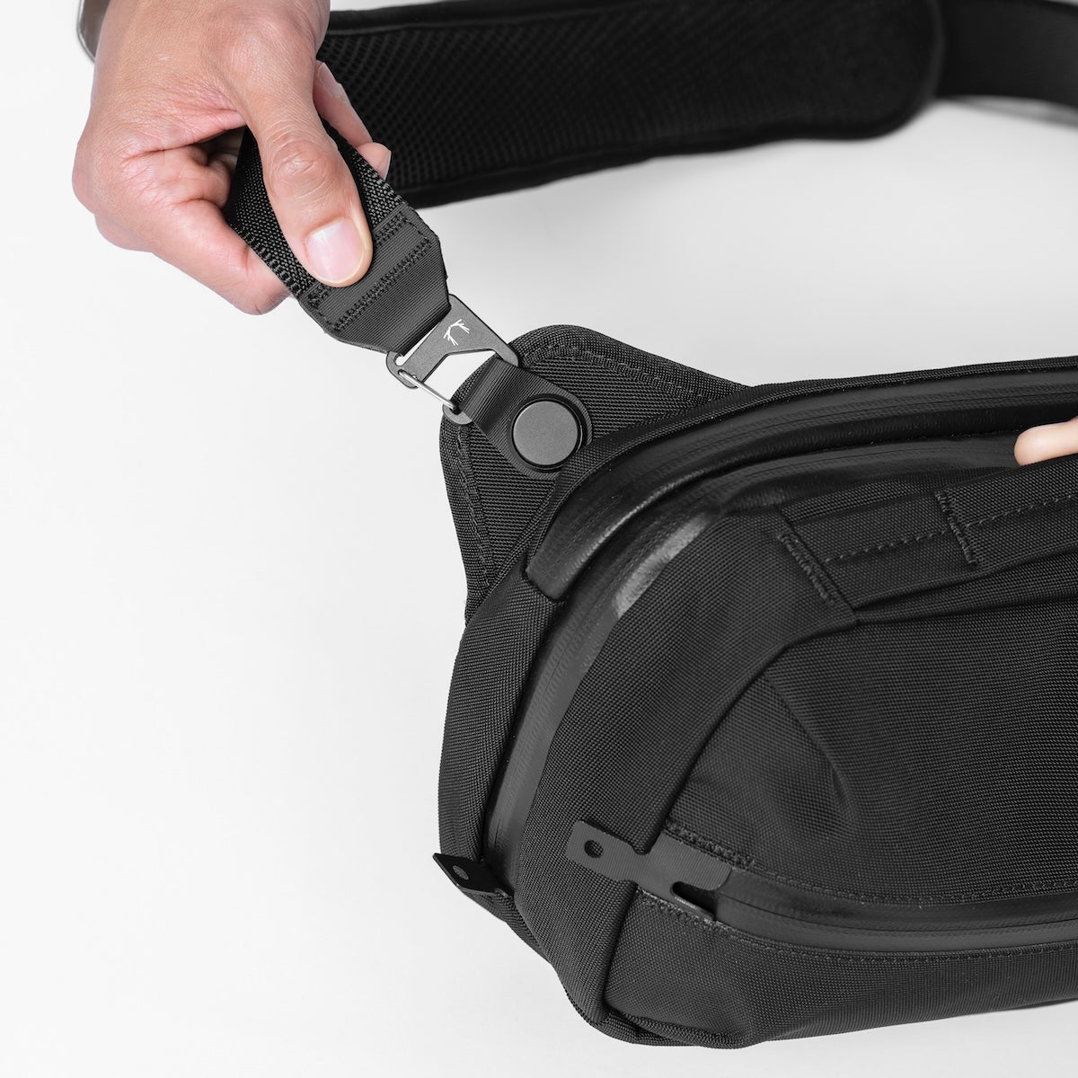 Black Ember GRIP-SLING 06 in Jet Black