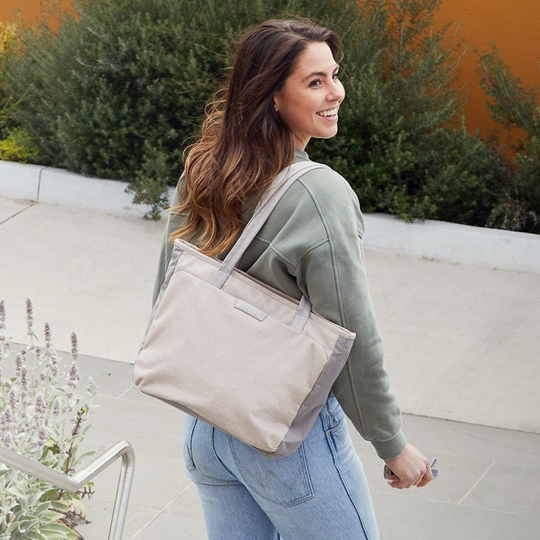 bellroy-tokyo-tote-compact-saltbush