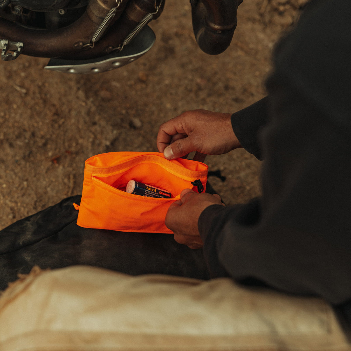 CIVIC Flat Pouch Hot Orange Moto Kit
