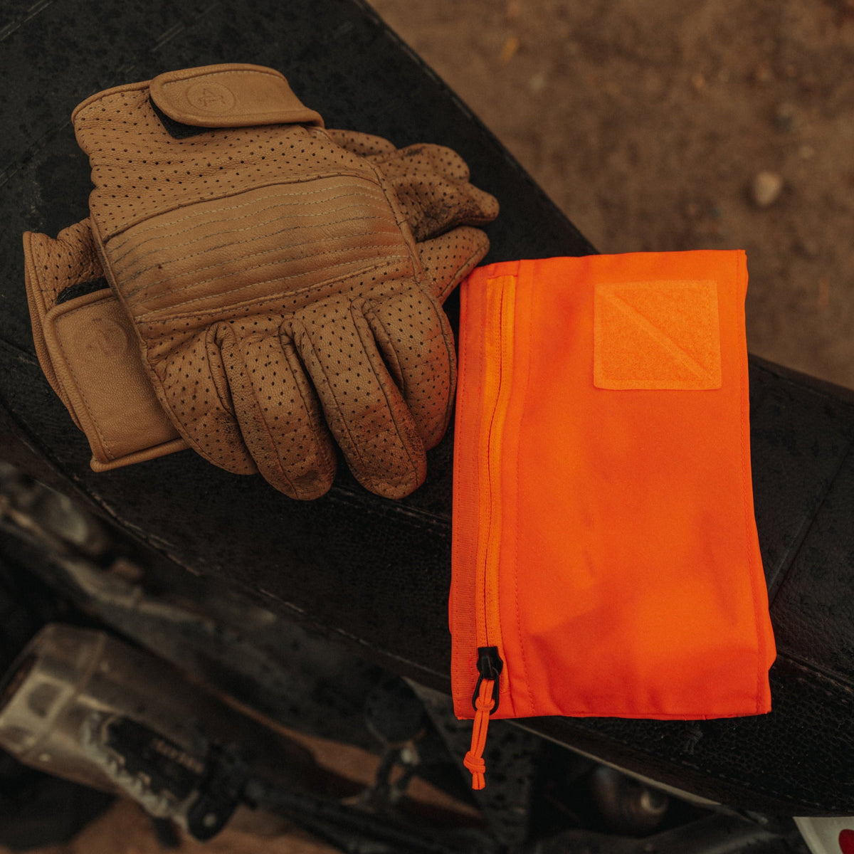 CIVIC Flat Pouch Hot Orange Moto Gloves