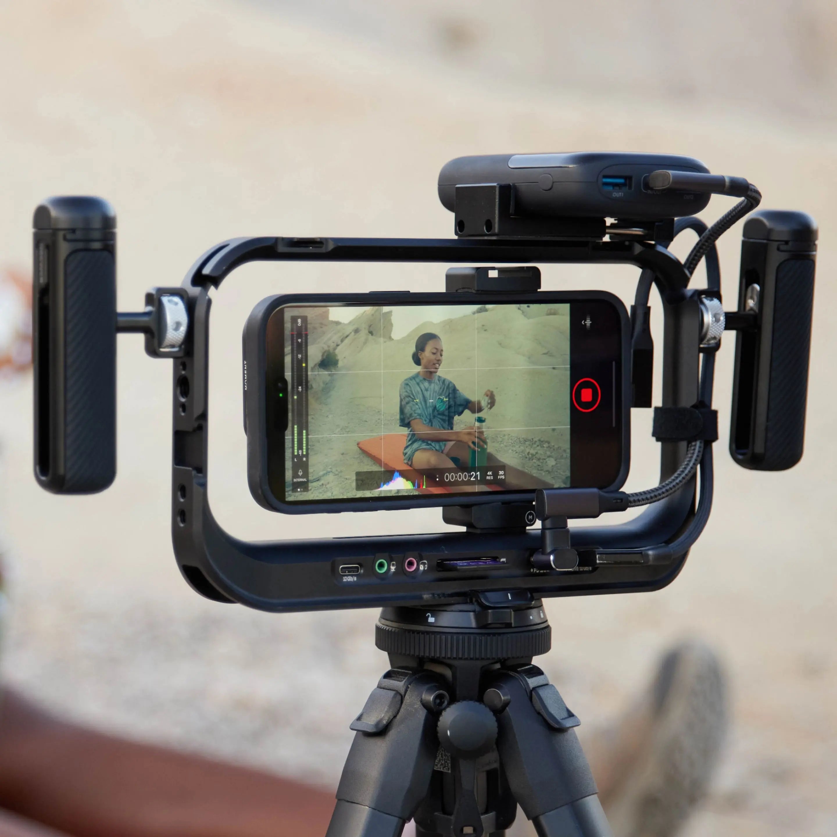 Supercage - Mobile Cage with Integrated USB-C Hub - Storming Gravity