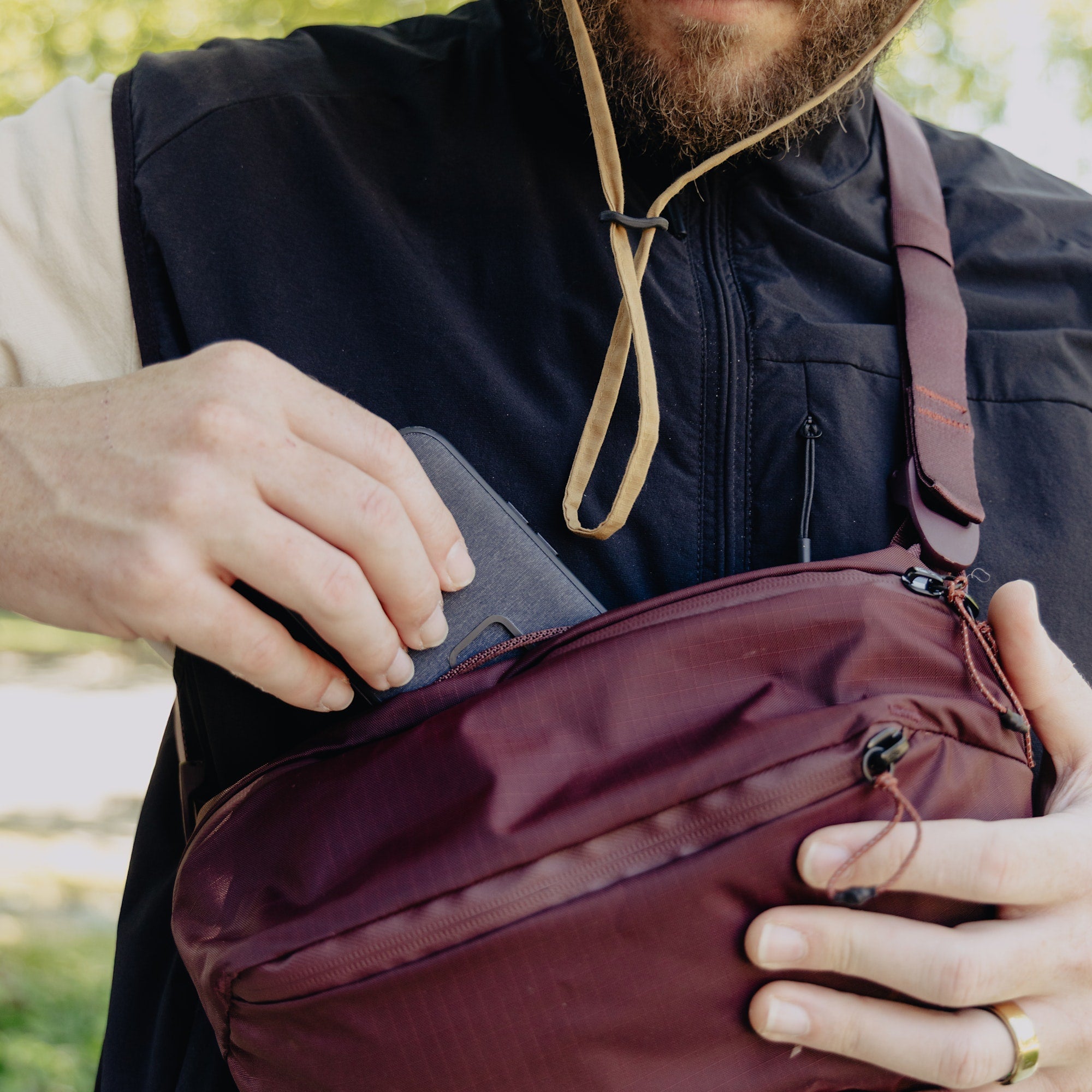 Outdoor Sling 4L - Storming Gravity