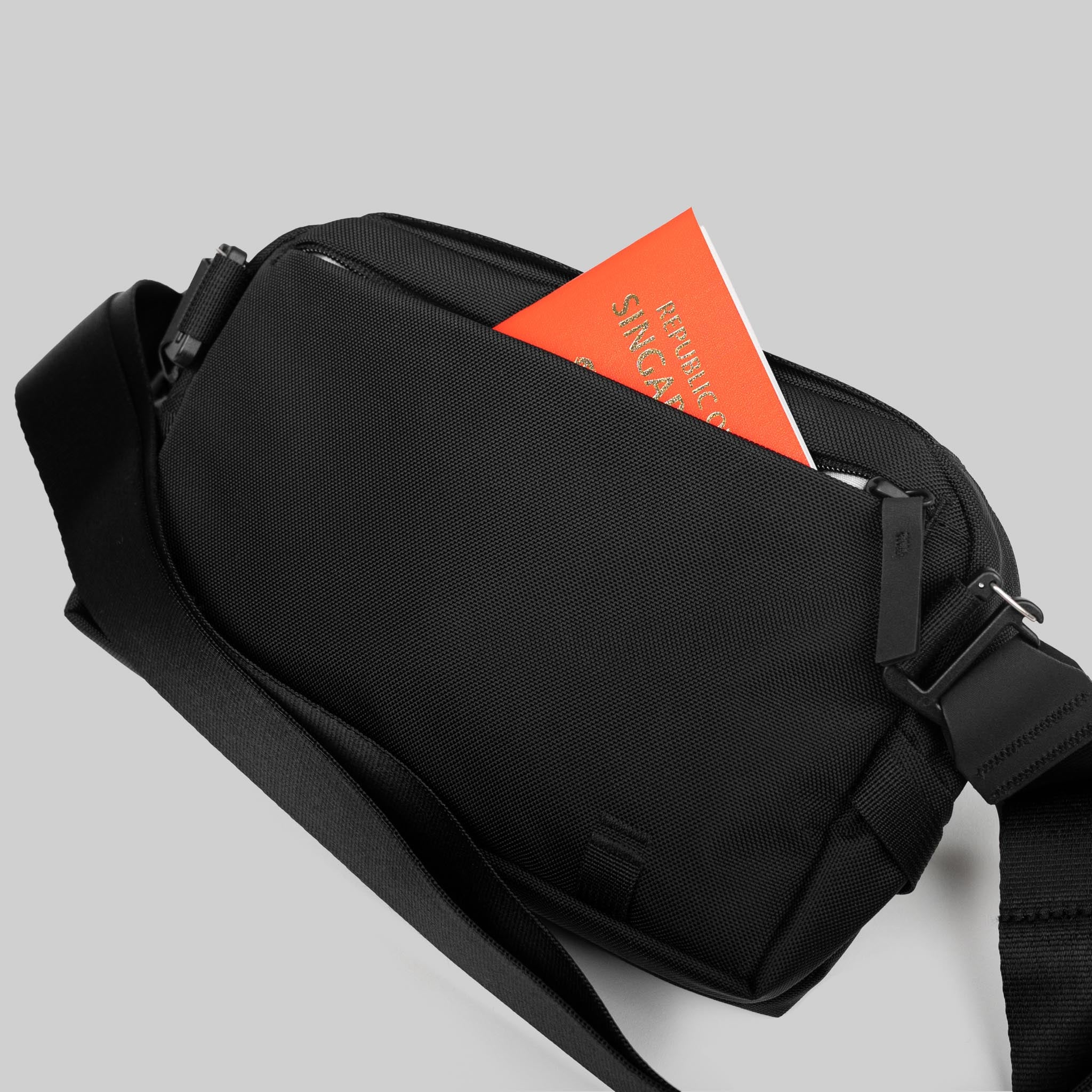 Toshi Sling 2.5L V2 - Storming Gravity