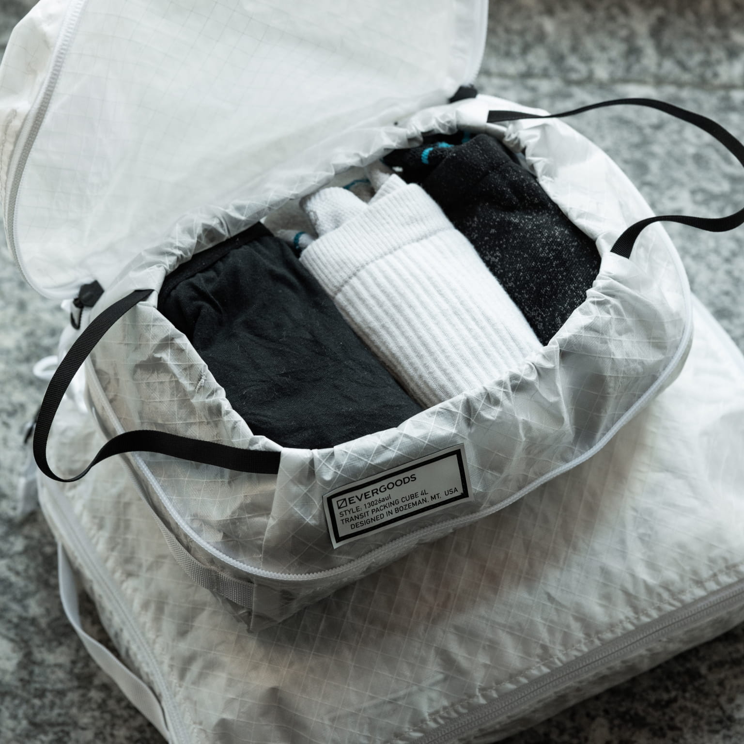 Transit Packing Cube 4L ULTRA clothing capacity