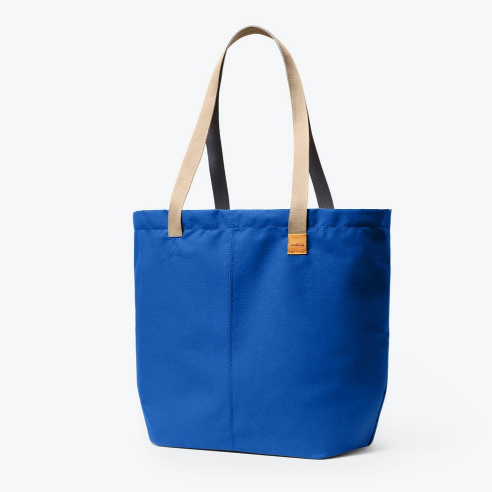 bellroy-market-tote-pigment-blue