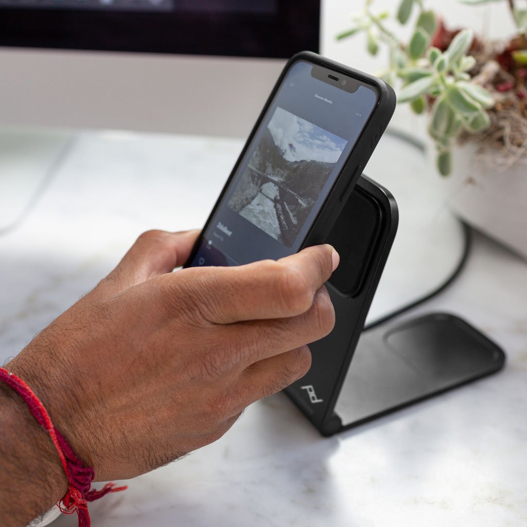Wireless Charging Stand - Peak Design - Storming Gravity
