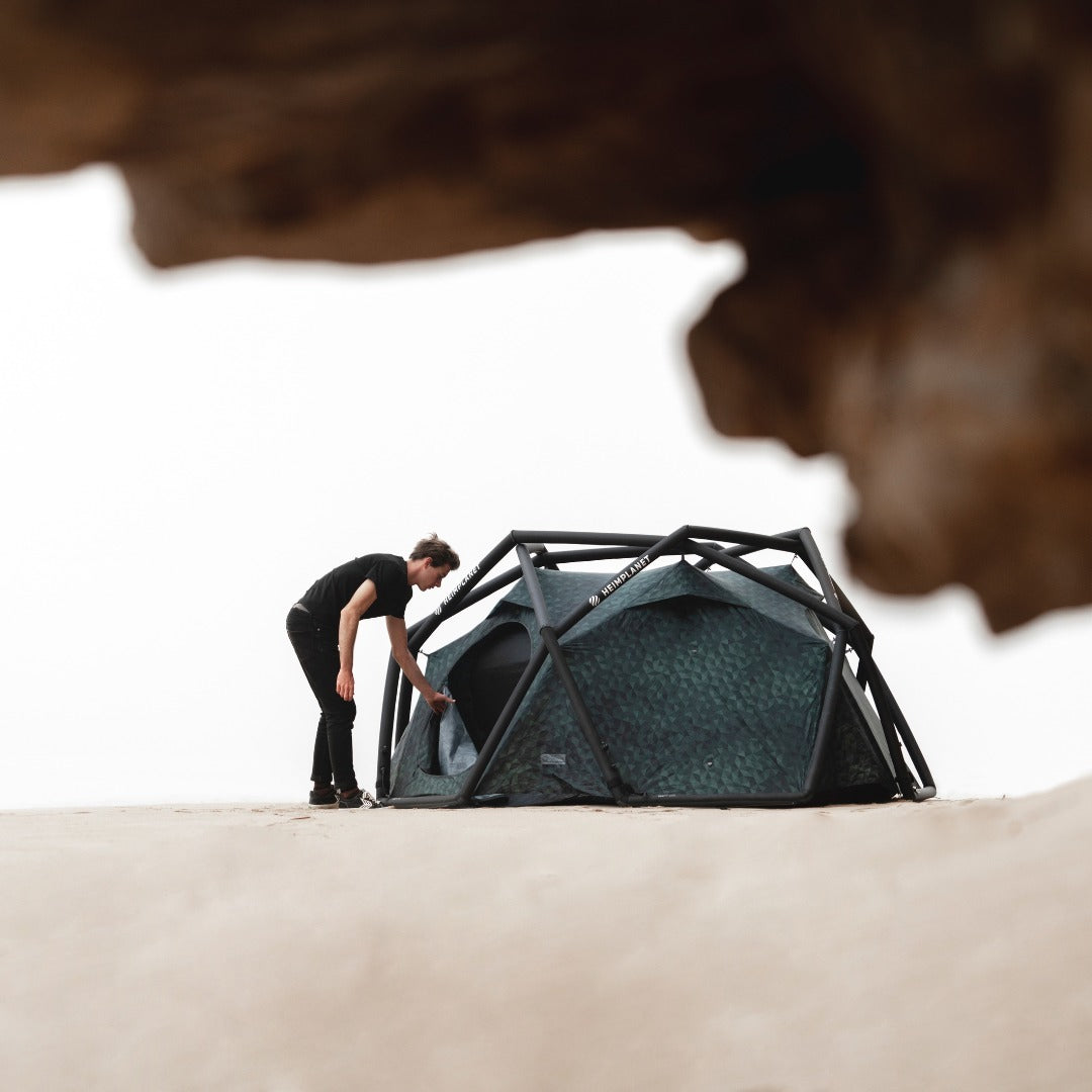 The Cave - Heimplanet Tents - Storming Gravity