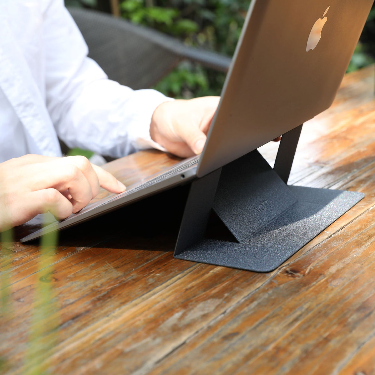MOFT - Invisible Laptop Stand (Air Vent Model) – Storming Gravity