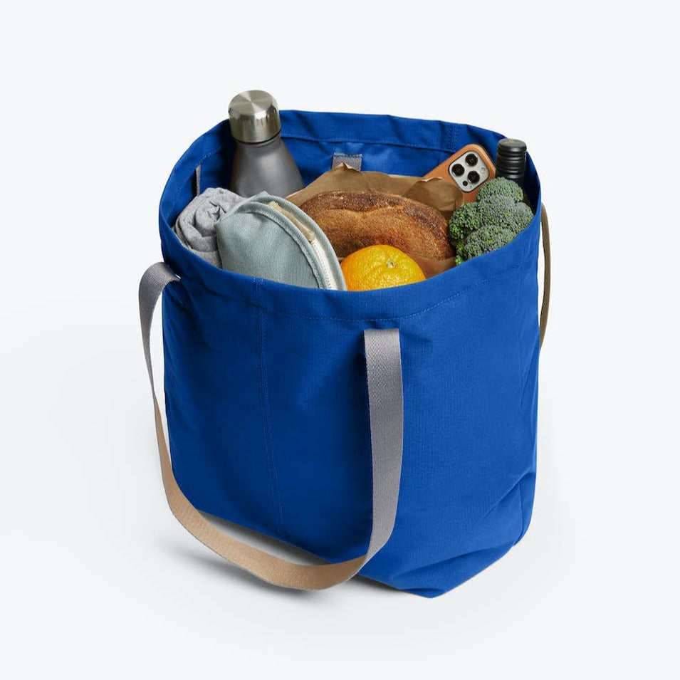 bellroy-market-tote-pigment-blue