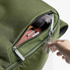 bellroy-transit-backpack-28l-ranger-green