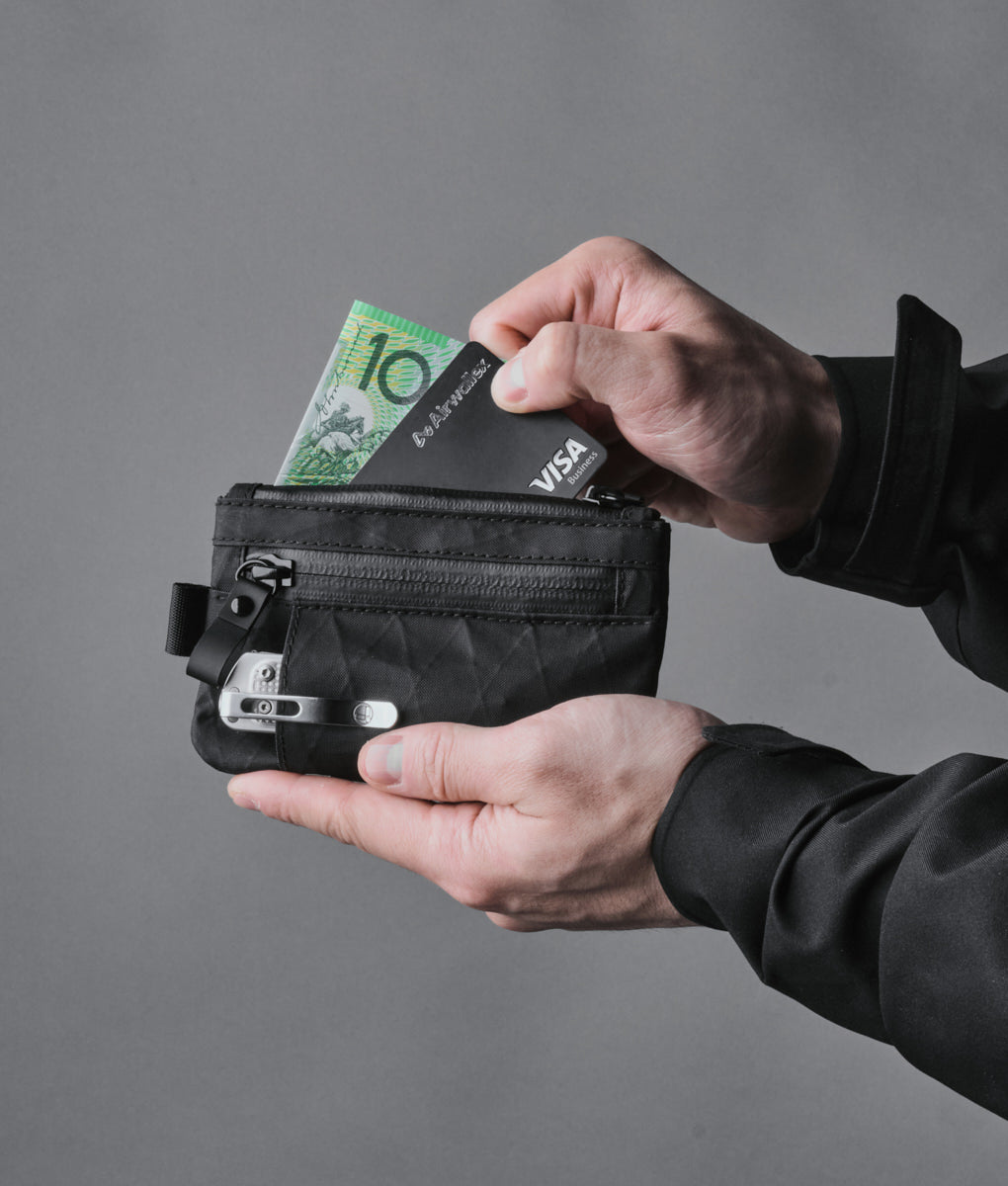 alpaka-zip-cardholder-black