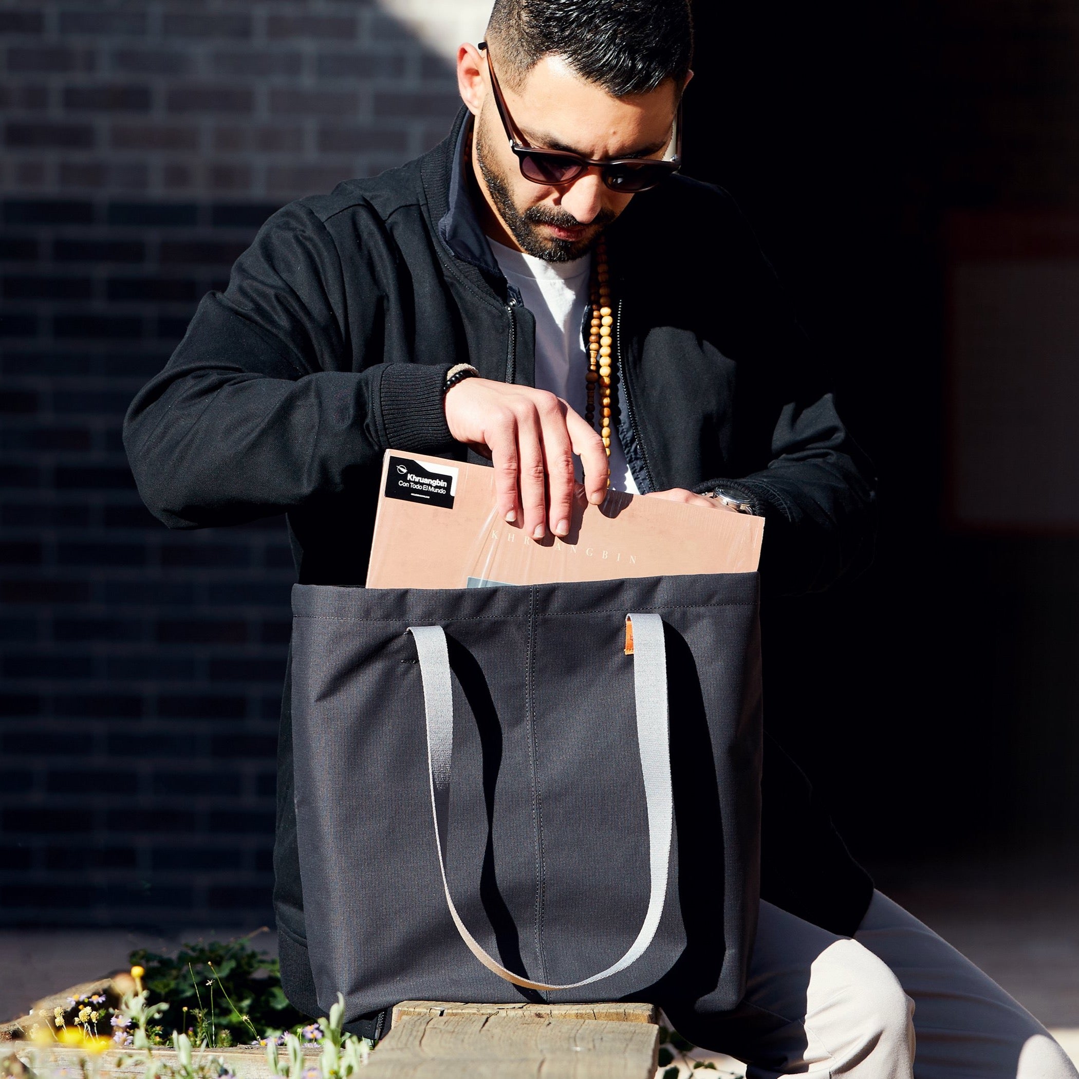 bellroy-market-tote-black