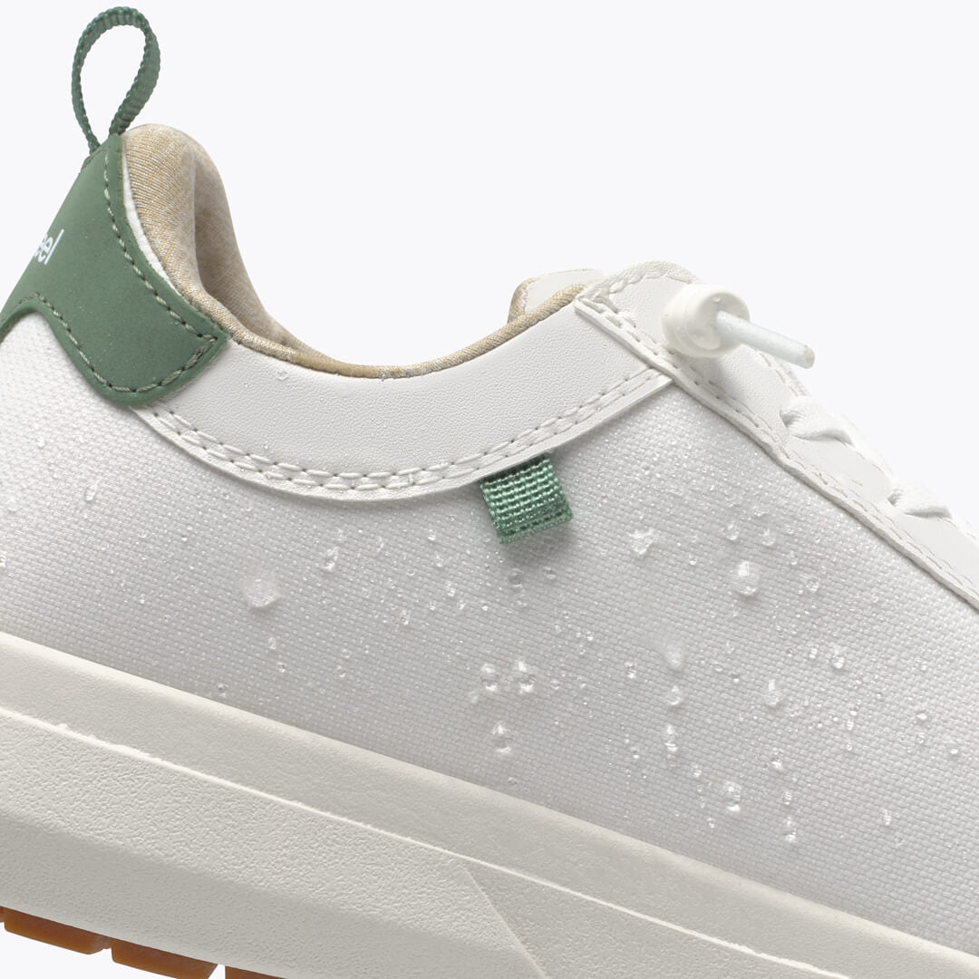 geyser-litli-b-white