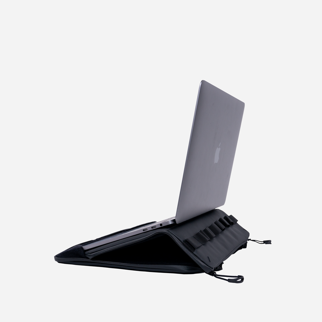 Wandrd Laptop Case - Storming Gravity