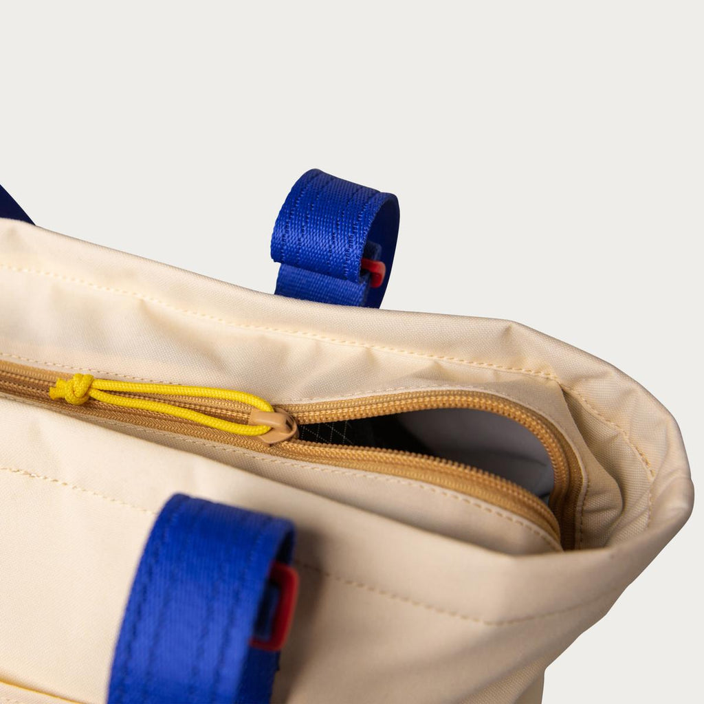 Long Weekend Beacon Tote 18L - Storming Gravity