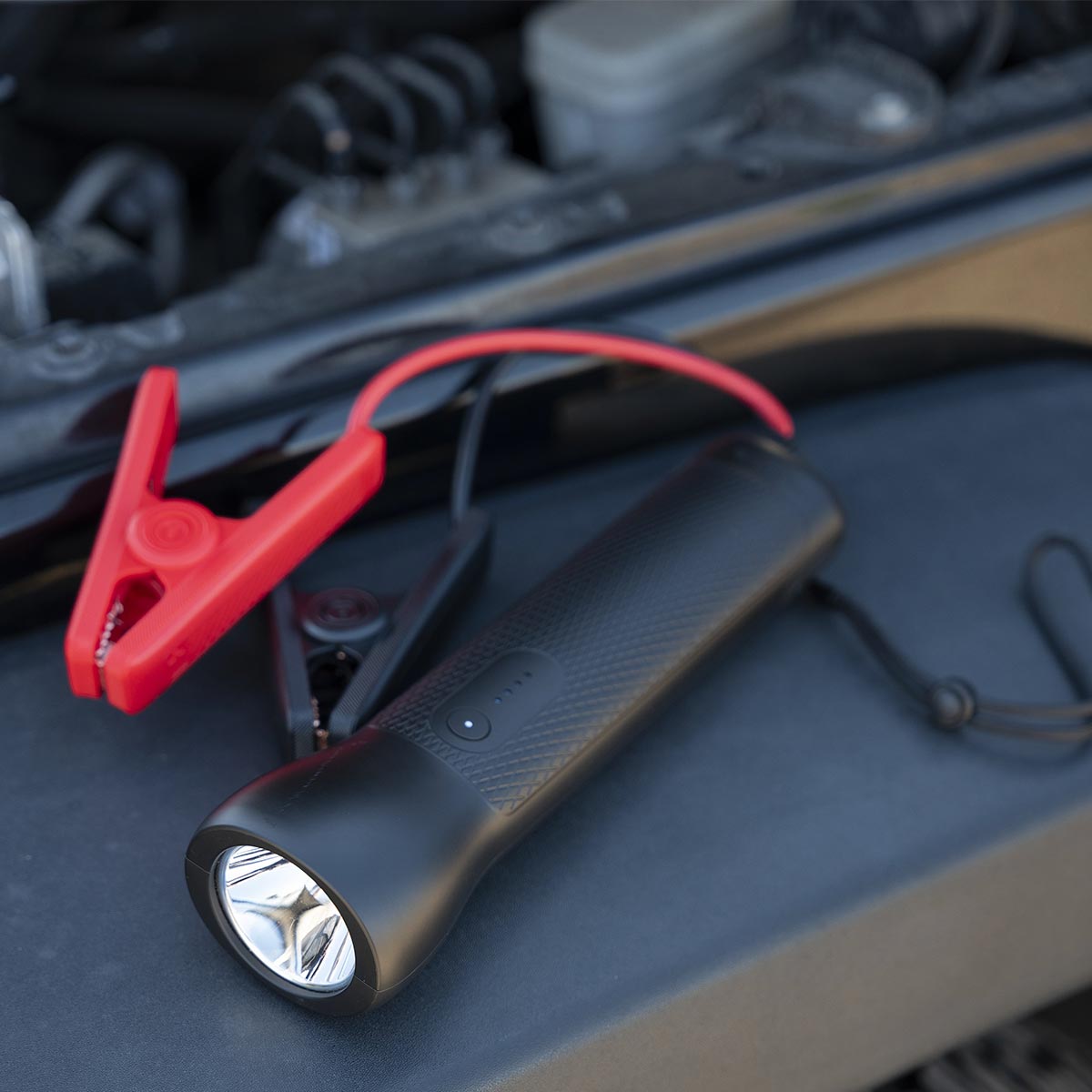Mophie powerstation go rugged flashlight - Storming Gravity